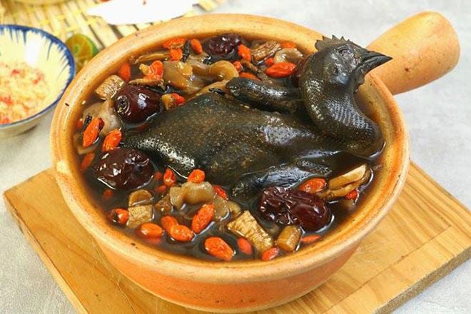 Gà hầm thuốc bắc có tác dụng gì và cách nấu món gà ngon miệng